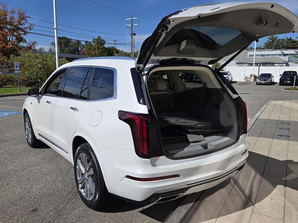 used 2024 Cadillac XT6 car, priced at $43,777