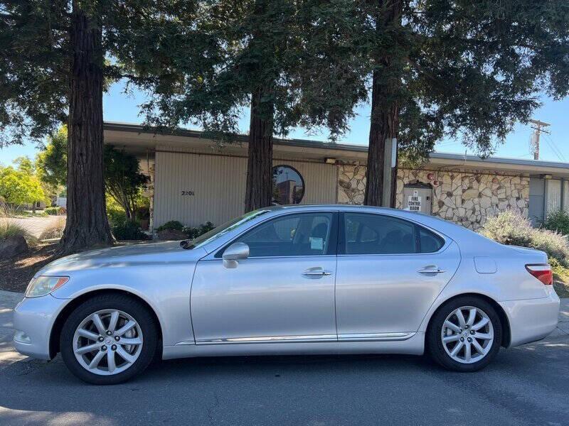 Lexus LS view 8