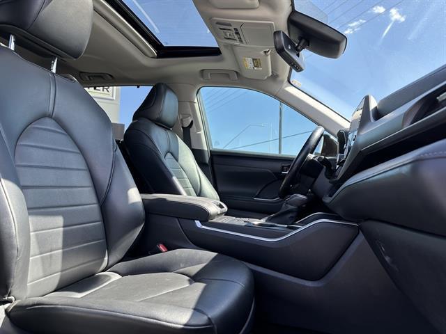 used 2021 Toyota Highlander car, priced at $27,990