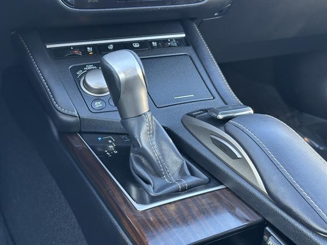 used 2016 Lexus ES 300h car, priced at $17,490