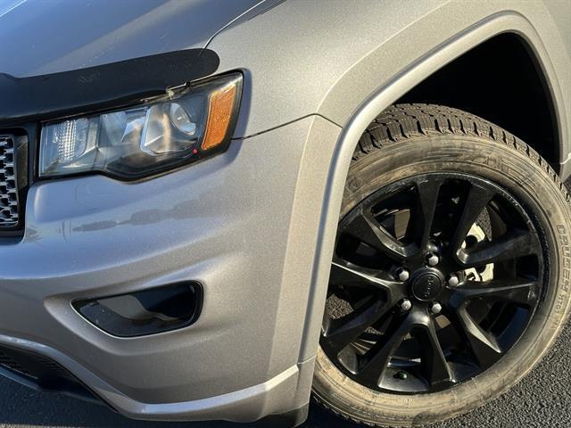 used 2017 Jeep Grand Cherokee car, priced at $15,490
