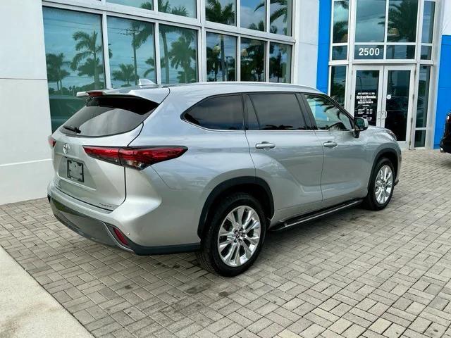 used 2023 Toyota Highlander car, priced at $33,559