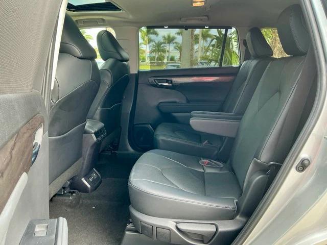 used 2023 Toyota Highlander car, priced at $33,559