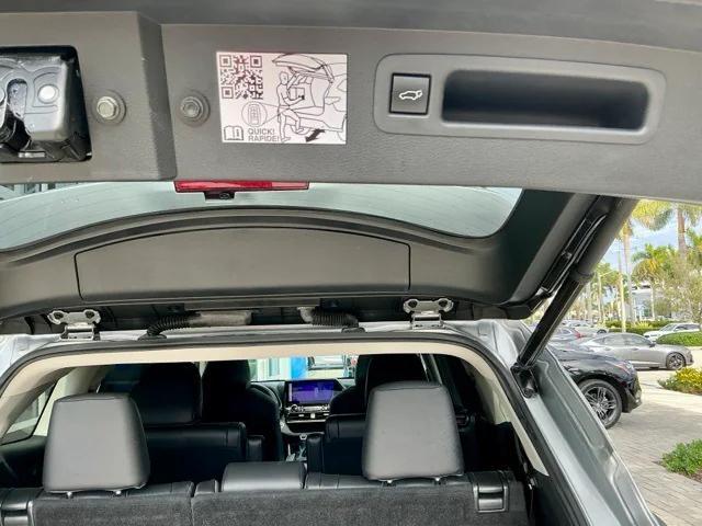 used 2023 Toyota Highlander car, priced at $33,559