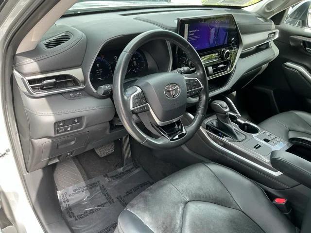 used 2023 Toyota Highlander car, priced at $33,559