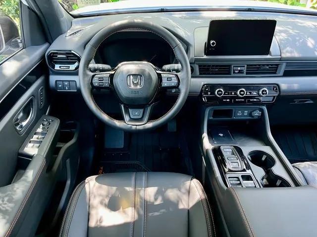 new 2025 Honda Pilot car, priced at $48,375