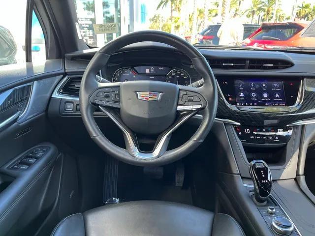 used 2023 Cadillac XT6 car, priced at $28,998