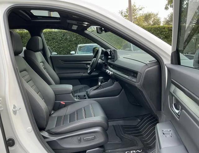 new 2026 Honda CR-V Hybrid car, priced at $38,684