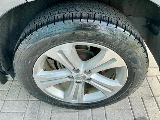 used 2013 Toyota Highlander car, priced at $12,998