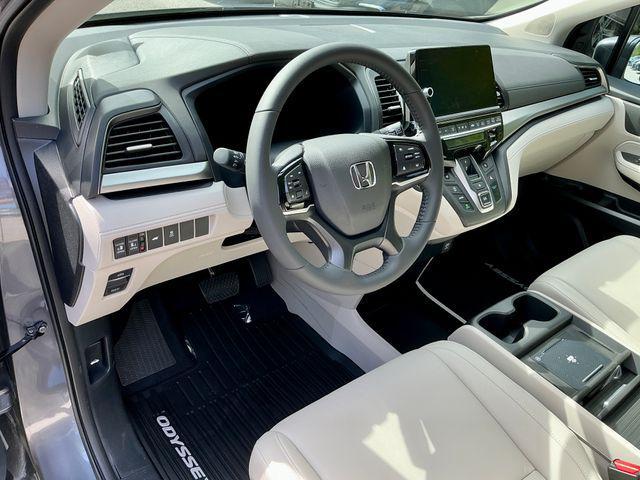 new 2026 Honda Odyssey car, priced at $42,011