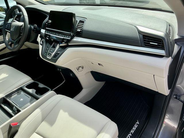 new 2026 Honda Odyssey car, priced at $42,011