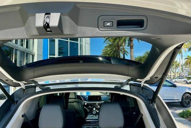 used 2023 Acura MDX car, priced at $38,186