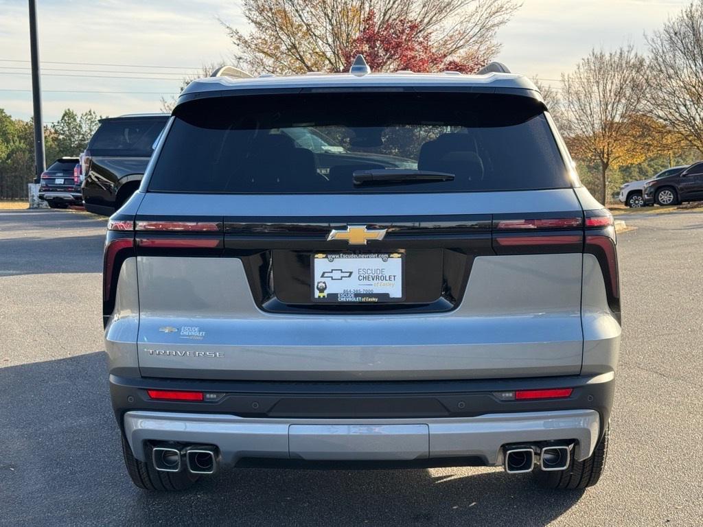 new 2026 Chevrolet Traverse car, priced at $38,120