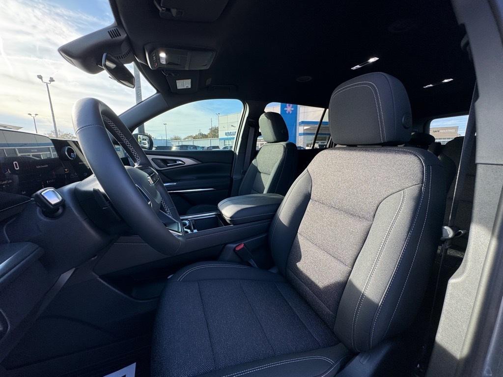 new 2026 Chevrolet Traverse car, priced at $38,120