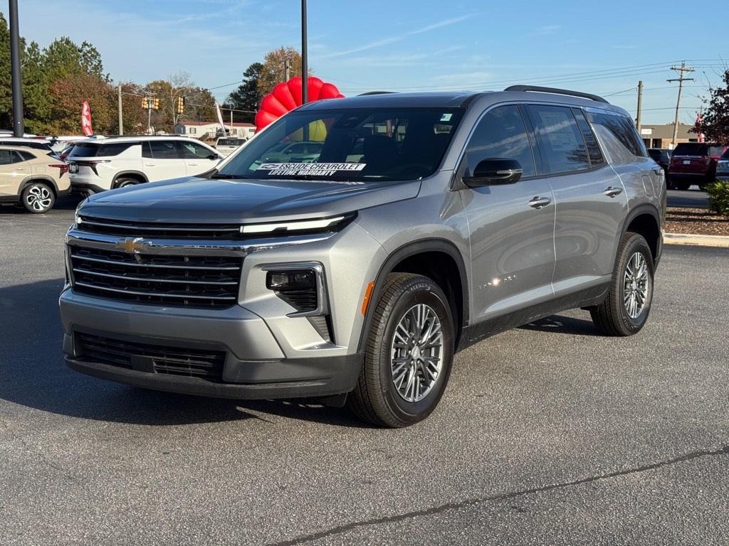 new 2026 Chevrolet Traverse car, priced at $38,120