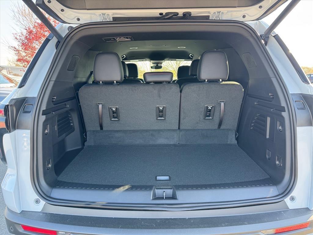 new 2026 Chevrolet Traverse car, priced at $53,274