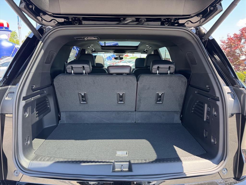 new 2026 Chevrolet Traverse car, priced at $53,894