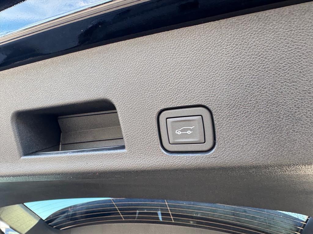 new 2026 Chevrolet Traverse car, priced at $55,915