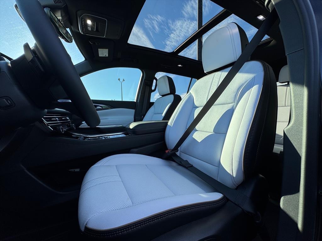 new 2026 Chevrolet Traverse car, priced at $55,915