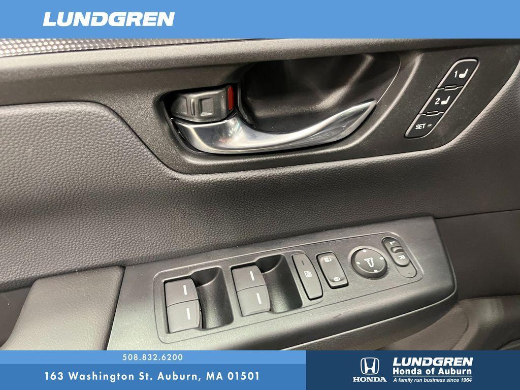 new 2026 Honda CR-V Hybrid car, priced at $41,675