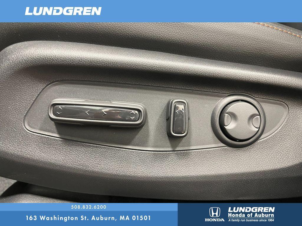 new 2026 Honda CR-V Hybrid car, priced at $41,675