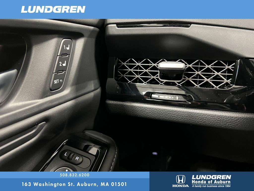 new 2025 Honda Accord Hybrid car, priced at $40,495