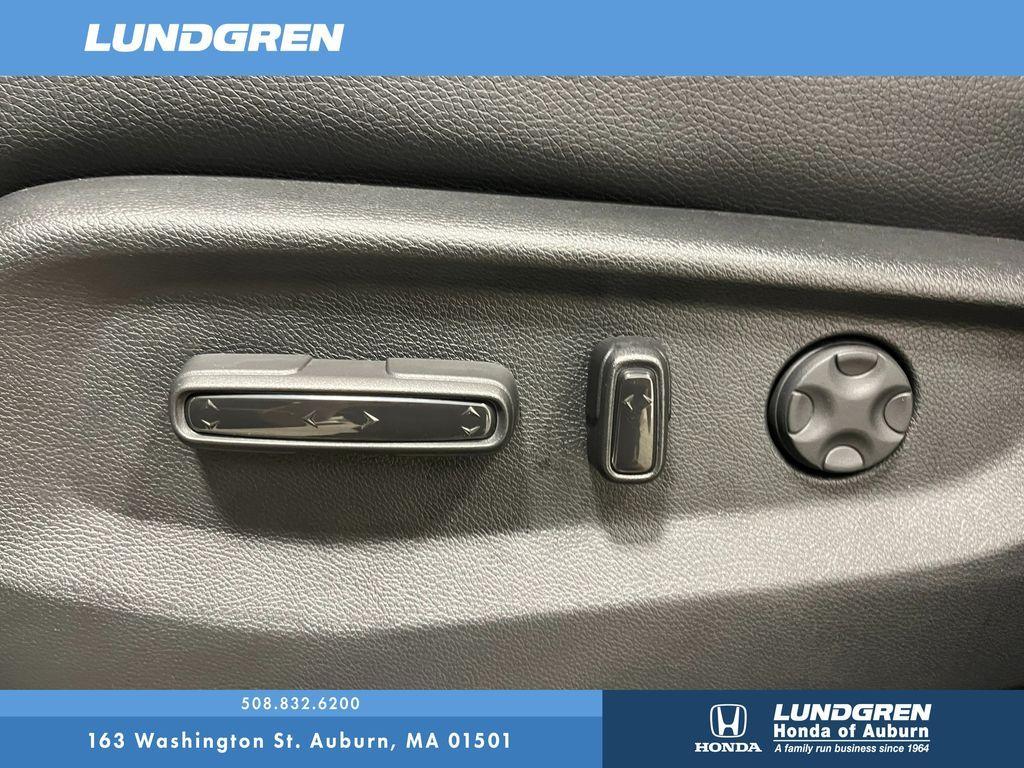 new 2026 Honda Odyssey car, priced at $44,290