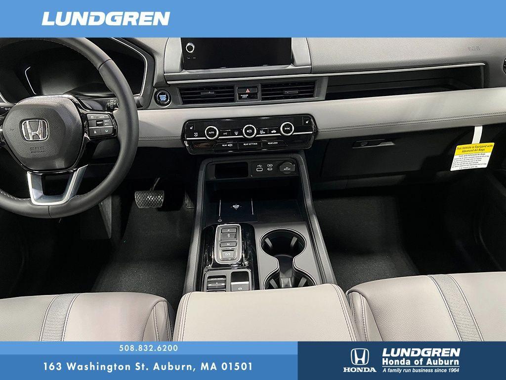 new 2025 Honda Pilot car, priced at $47,050