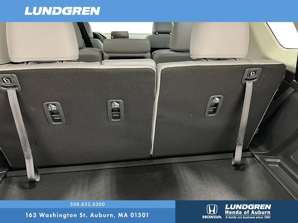 new 2025 Honda Pilot car, priced at $47,050