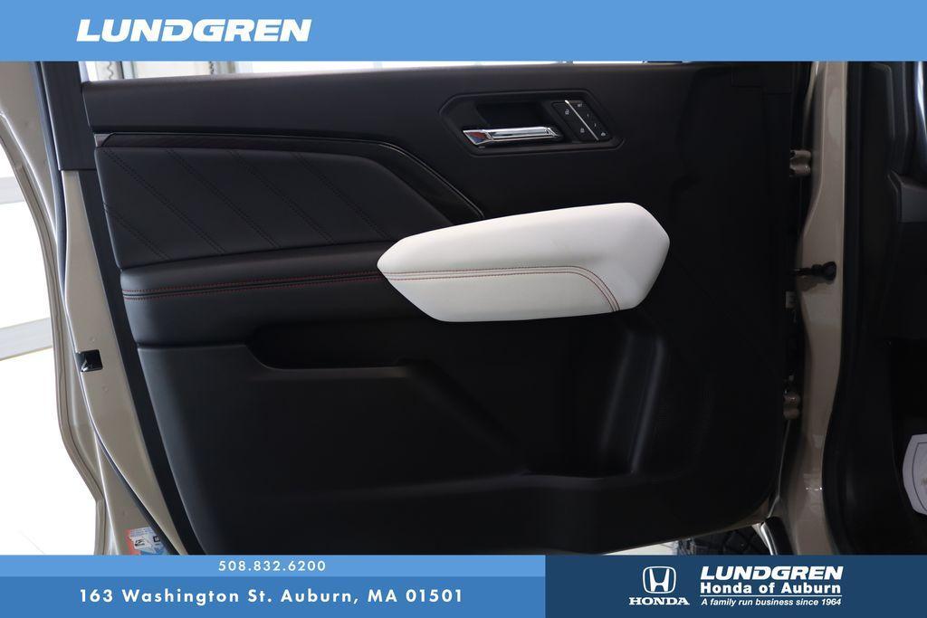 used 2024 GMC Canyon car, priced at $47,321