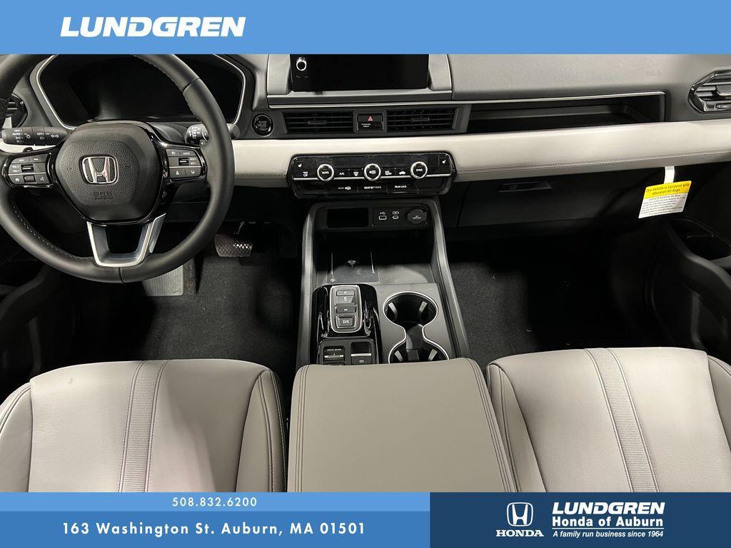 new 2025 Honda Pilot car, priced at $51,050