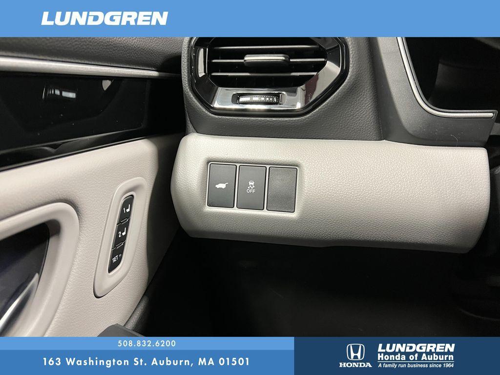 new 2025 Honda Pilot car, priced at $51,050