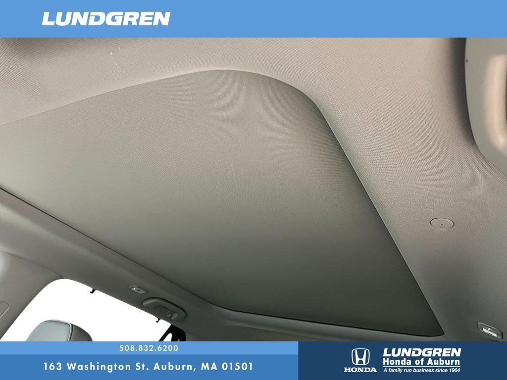 new 2025 Honda Pilot car, priced at $51,050