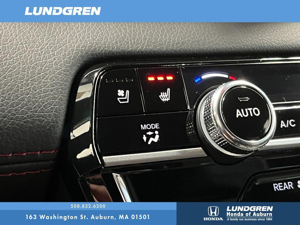 new 2025 Honda Pilot car, priced at $56,075