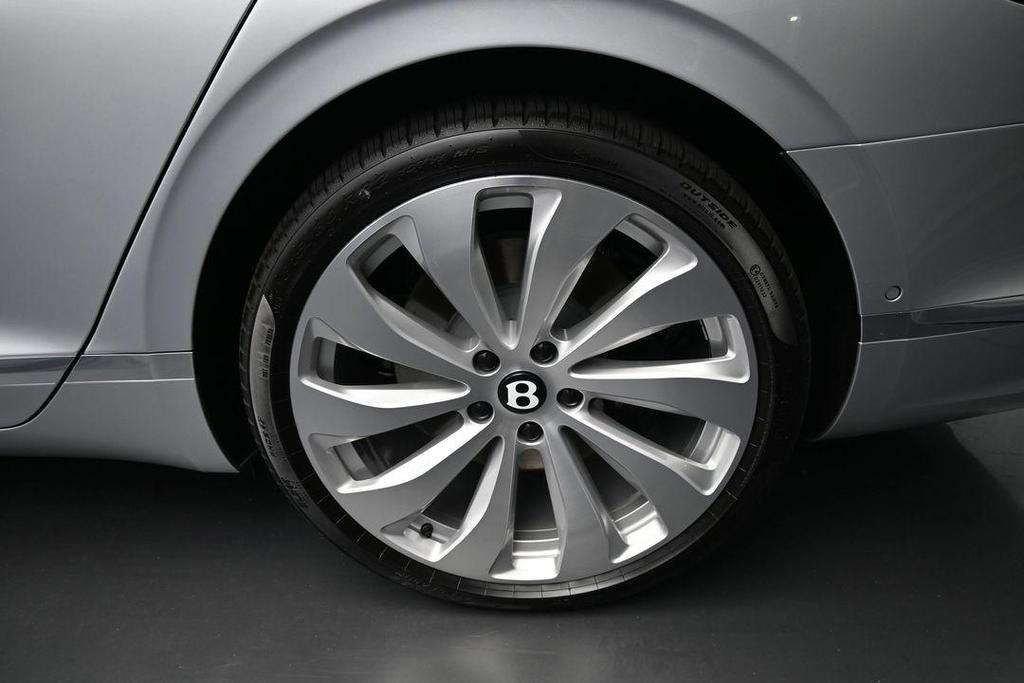 new 2026 Bentley Flying Spur car, priced at $286,118