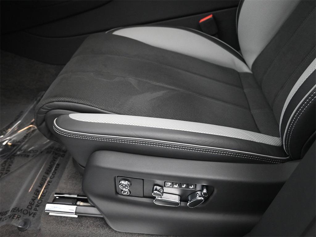 used 2025 Bentley Bentayga car, priced at $289,900
