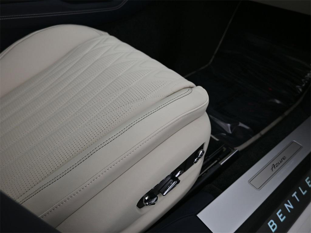 new 2026 Bentley Flying Spur car, priced at $323,775