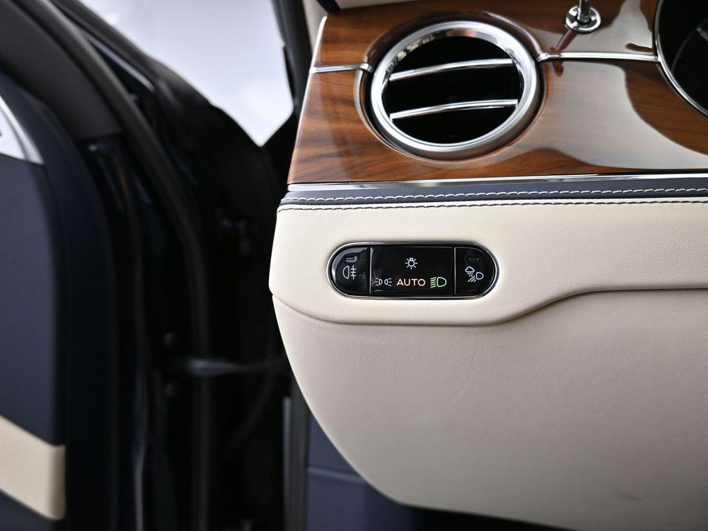 new 2026 Bentley Flying Spur car, priced at $291,150