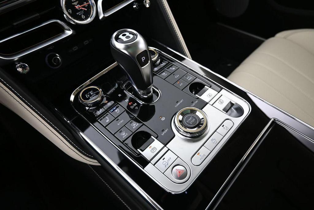 new 2026 Bentley Flying Spur car, priced at $301,523