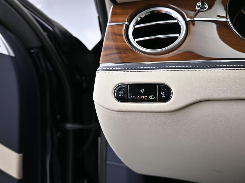 new 2026 Bentley Flying Spur car, priced at $291,150