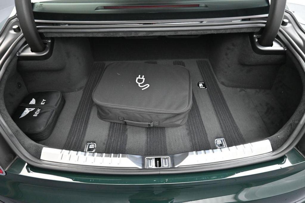 new 2026 Bentley Flying Spur car, priced at $304,308