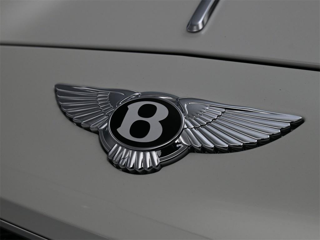 new 2026 Bentley Flying Spur car, priced at $281,045