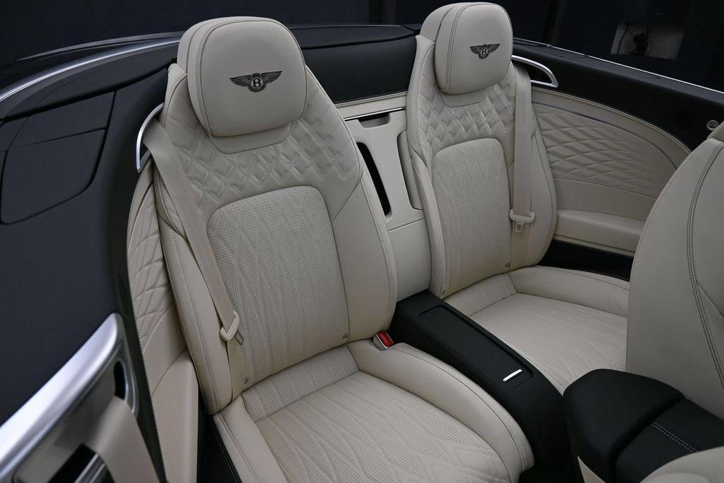 Bentley Continental GT view 26