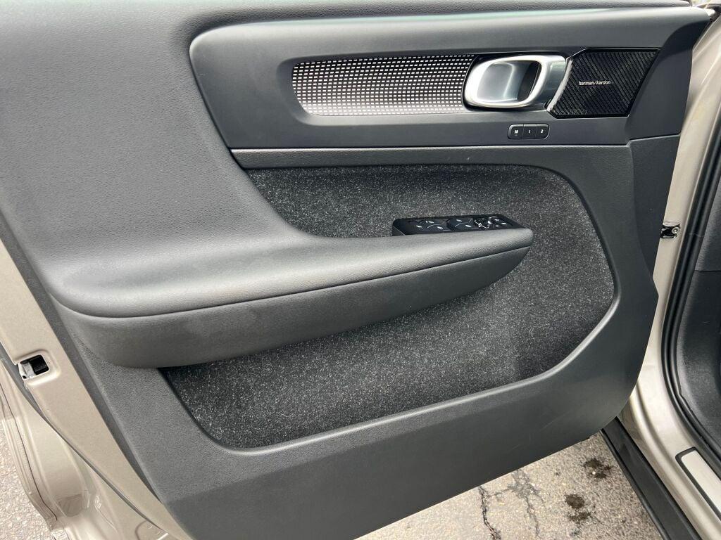 used 2022 Volvo XC40 car, priced at $28,895