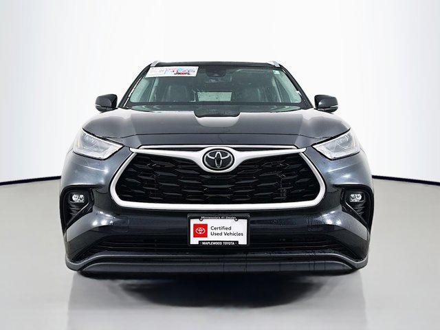used 2024 Toyota Highlander car, priced at $41,215