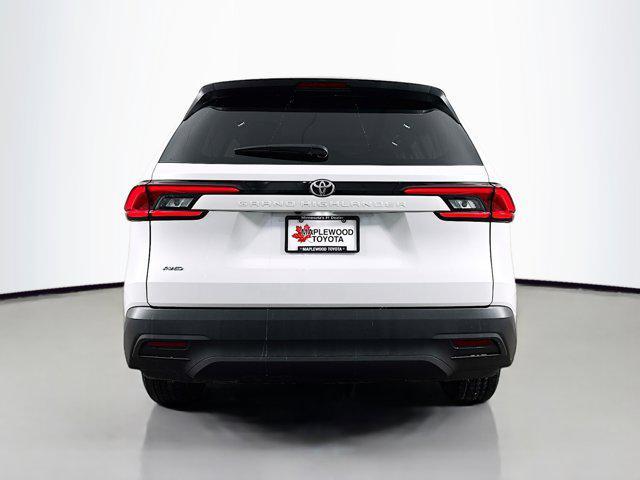 used 2025 Toyota Highlander car, priced at $43,477