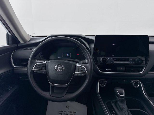 used 2025 Toyota Highlander car, priced at $43,477