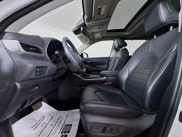 used 2021 Toyota Highlander car, priced at $32,977