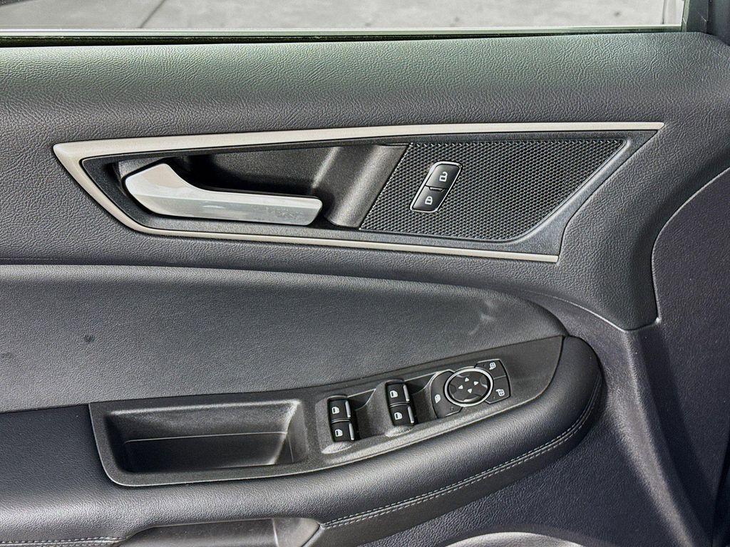 used 2022 Ford Edge car, priced at $25,327