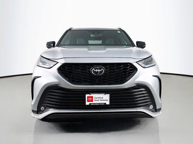 used 2025 Toyota Highlander car, priced at $47,977